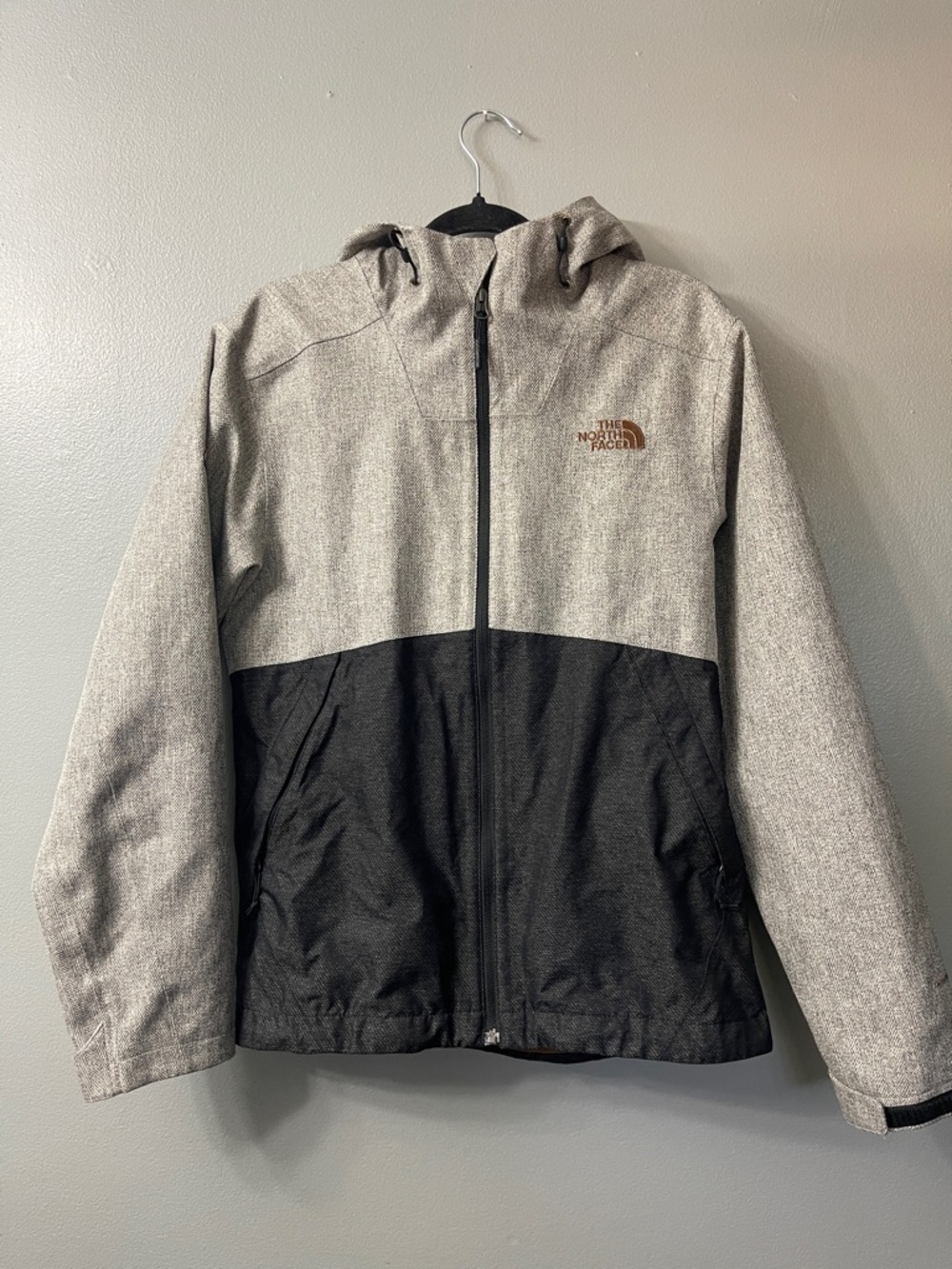 The North Face Millerton Jacket Monument Grey Herringbone and Black. Small